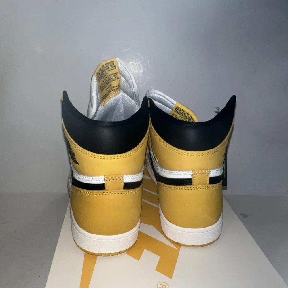 Nike Air Jordan 1 Retro OG High Top Lace Up Leather Sneaker Yellow DZ5485-701
